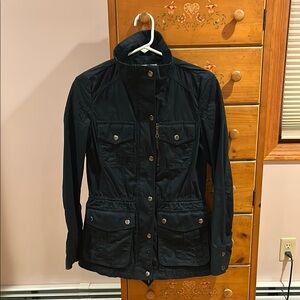 Navy Blue Utility Jacket with Fitted Silhouette and Long Sleeves